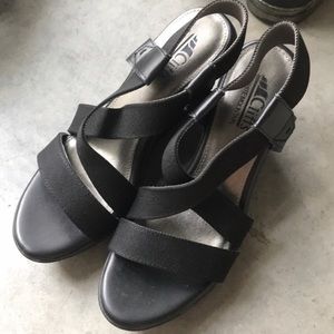 Cliff’s black wedge sandals